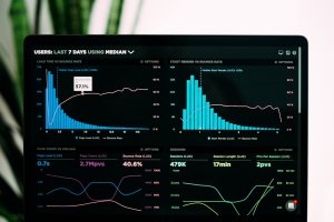Studi Kasus: Mengoptimalkan Performa Aplikasi Web Skala Besar dengan Go - Panduan Praktis