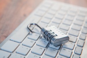 Keamanan Data MySQL: Skuy Bikin Benteng Digital Terkuatmu di Industri, No Kaleng-Kaleng!