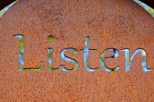 **Bongkar Habis! Panduan Super Lengkap Struktur Soal TOEIC Listening Biar Skor Auto Ngegas**