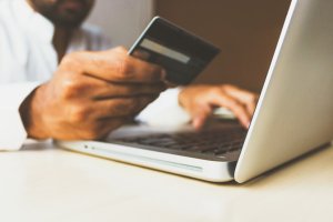 Strategi Jualan Online di Indonesia: Memilih Platform Tepat untuk Sukses Bisnis Anda