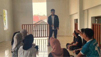 FILM PENDEK TUGAS BAHASA INDONESIA "RETAK" KELOMPOK 3
