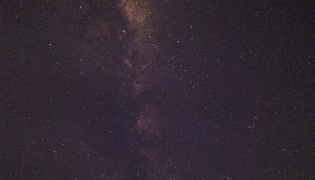 Fotografi Galaksi Bima Sakti Malam Hari