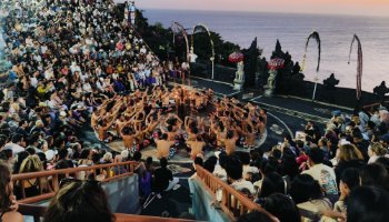 Fotografi Tari Kecak Uluwatu Bali