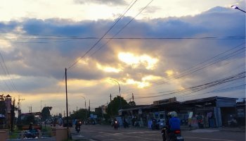 Melepas Lelah dengan Indahnya Senja