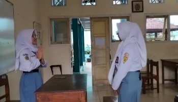 Pelayanan Tamu Pergantian Kartu Anggota (bahasa Indonesia)
