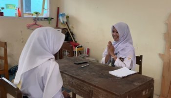 Pelayanan Tamu Pergantian Kartu Anggota (Bahasa Indonesia)