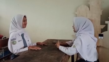 Praktik Pelayanan Tamu Pergantian Kartu