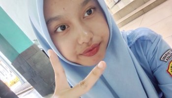 Public Speaking Pembawa Acara_Zevanda Sagita XI MP 1